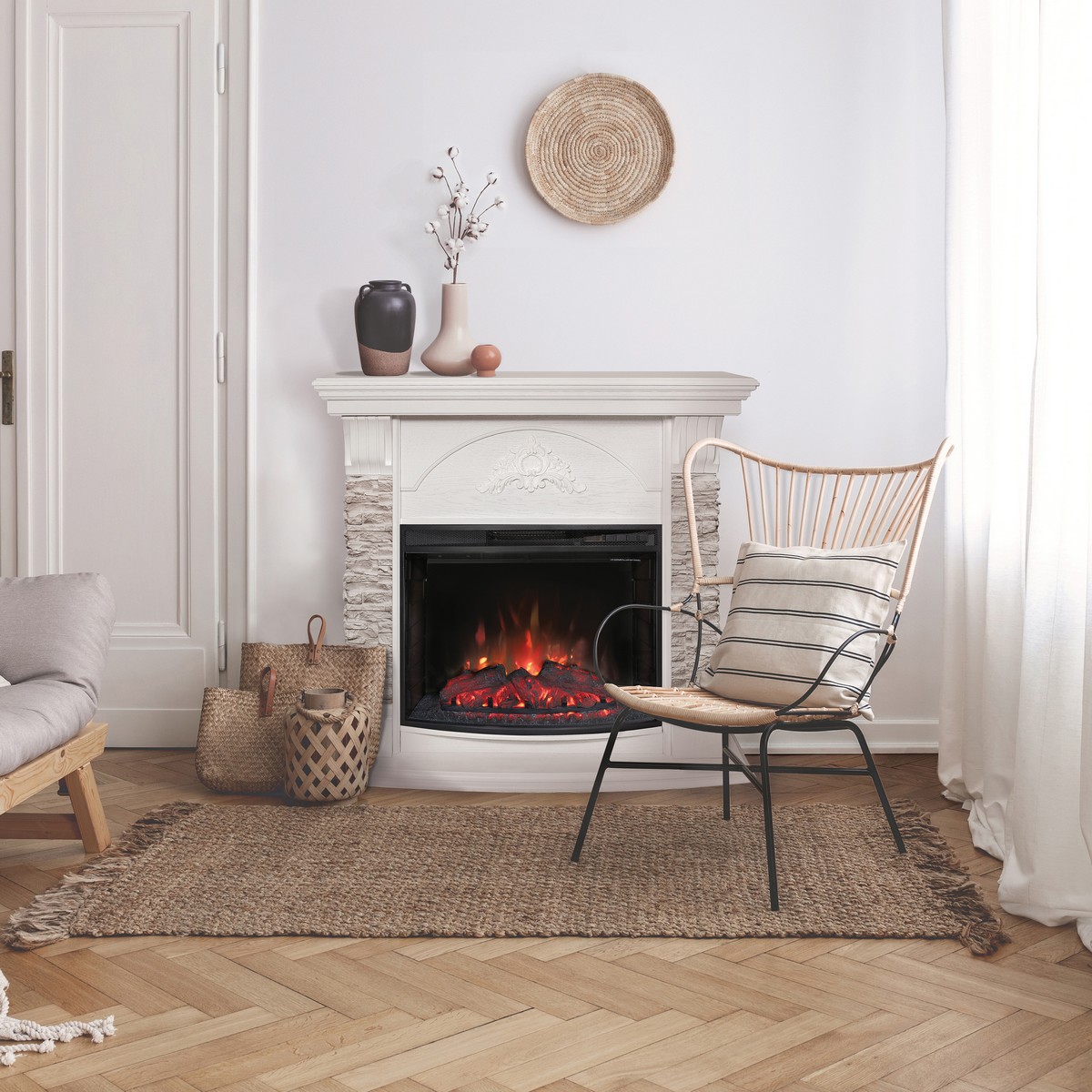Электрокамин RealFlame Athena GR WT белый с очагом Evrika 25,5 LED