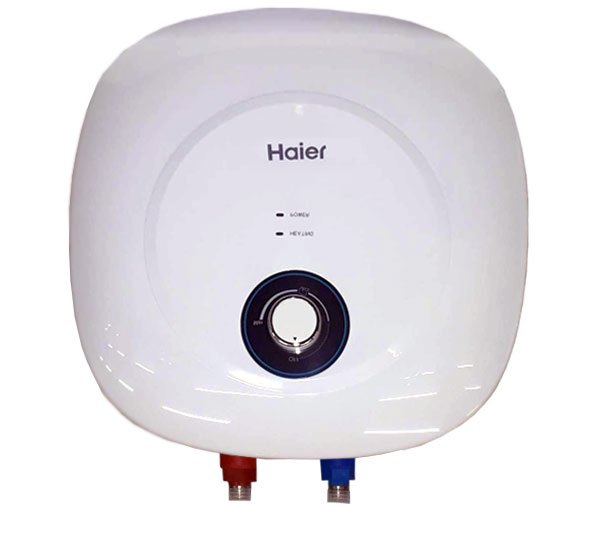 Накопительный электрический водонагреватель Haier ES15V-MQ1 над раковиной
