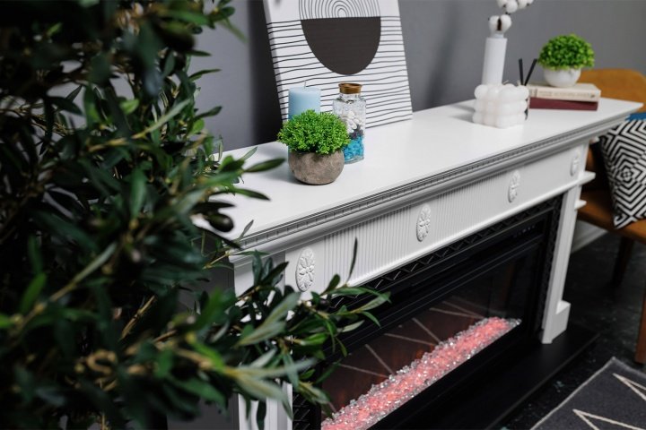 Каминокомплект Royal Flame Carlyle с очагом Vision 42 LED белый с черным